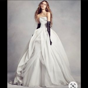 Vera Wang White Organza Strapless Ballgown Tulle Skirt - size 8 in light grey